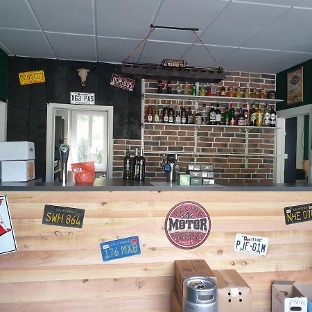 Sas Road Runner Cafe Bed & Breakfast Egliseneuve-d'Entraigues Luaran gambar