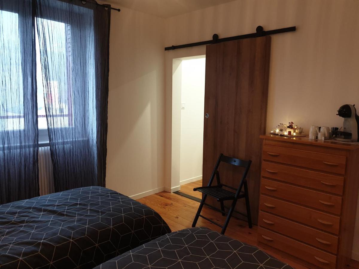 Sas Road Runner Cafe Bed & Breakfast Egliseneuve-d'Entraigues Luaran gambar
